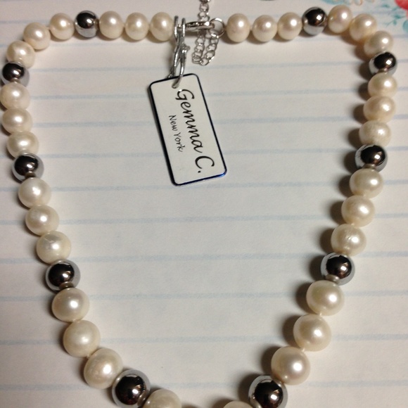 Gemma C. New Your Freshwater Pearl Necklace - Picture 8 of 8
